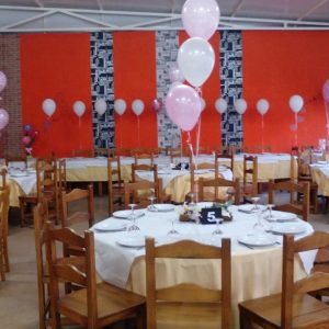 Decoración con globos Comunion Laura